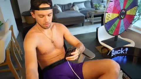 Troy Green online show from 15, 9, 2025