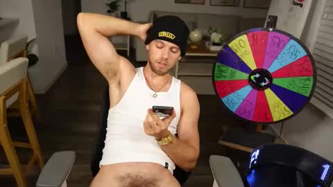 Snapshot of troy_greenxo chatting on 19, 4, 2026 Troy Green online show from 19, 4, 2026