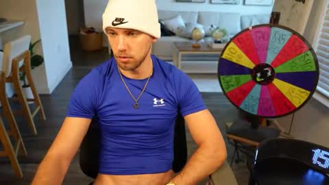 Snapshot of troy_greenxo chatting on 23, 4, 2026 Troy Green online show from 23, 4, 2026