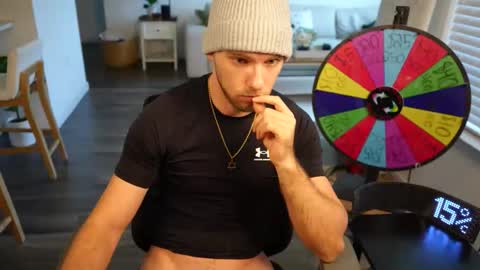 Snapshot of troy_greenxo chatting on 14, 5, 2026 Troy Green online show from 14, 5, 2026