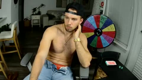 Snapshot of troy_greenxo chatting on 31, 5, 2026 Troy Green online show from 31, 5, 2026