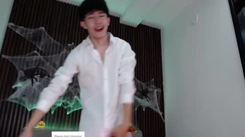 Snapshot of troy_rouge chatting on 14, 10, 2025 Troy online show from 14, 10, 2025
