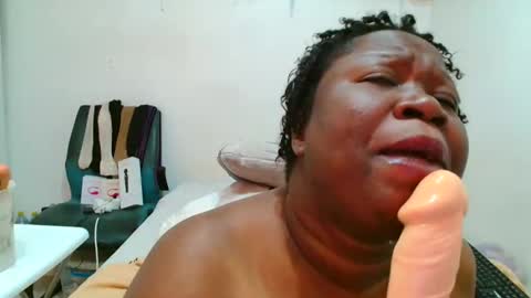 Snapshot of truebella30 chatting on 30, 10, 2025 TrueBella30 online show from 30, 10, 2025