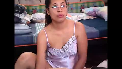 Snapshot of truefilipinabeauty chatting on 18, 3, 2026 emily online show from 18, 3, 2026