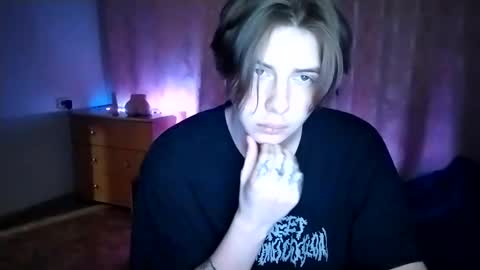 Emilum online show from 2, 2, 2025