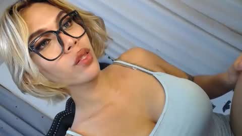 Snapshot of ts_tatiana chatting on 13, 10, 2025 billie online show from 13, 10, 2025