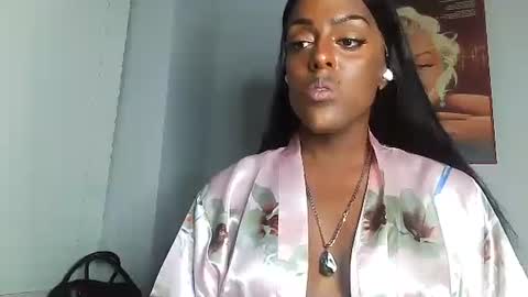 Amber White online show from 30, 12, 2024