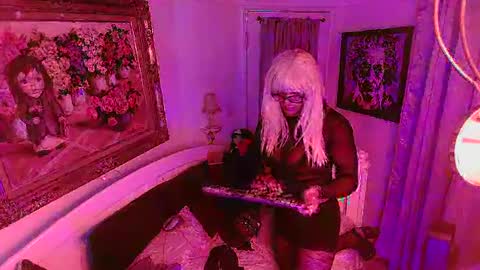 Snapshot of tsmilasdoee chatting on 10, 2, 2025 Sassy Star online show from 10, 2, 2025