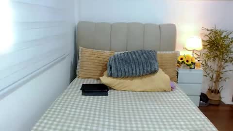 Snapshot of tspearlofasia chatting on 20, 10, 2025 Graciella online show from 20, 10, 2025