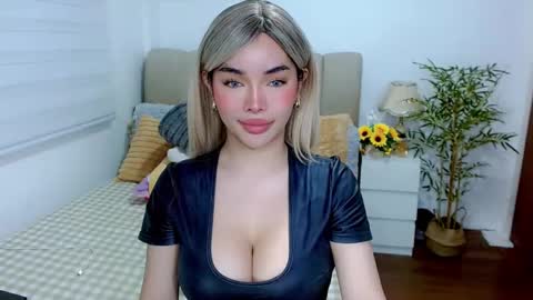 Snapshot of tspearlofasia chatting on 24, 10, 2025 Graciella online show from 24, 10, 2025