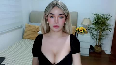 Snapshot of tspearlofasia chatting on 27, 10, 2025 Graciella online show from 27, 10, 2025