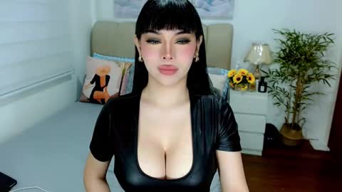 Snapshot of tspearlofasia chatting on 2, 12, 2025 Graciella online show from 2, 12, 2025