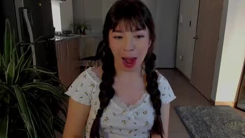 Snapshot of tsukys_spell chatting on 8, 1, 2025 Tsuky online show from 8, 1, 2025