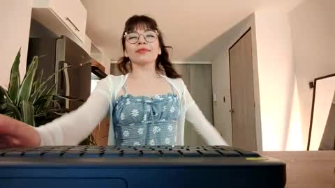 Snapshot of tsukys_spell chatting on 10, 1, 2025 Tsuky online show from 10, 1, 2025