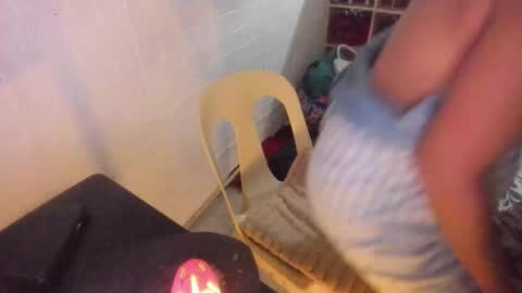 Snapshot of tsvanilla chatting on 22, 12, 2025 Frankie online show from 22, 12, 2025