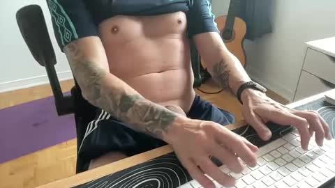 Snapshot of tt_boy2000 chatting on 10, 9, 2025 TT Boy2000 online show from 10, 9, 2025