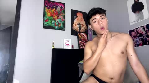 Snapshot of tuenkim_ chatting on 22, 1, 2025 tuenkim_ online show from 22, 1, 2025