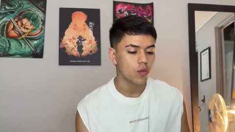 Snapshot of tuenkim_ chatting on 7, 4, 2026 tuenkim_ online show from 7, 4, 2026