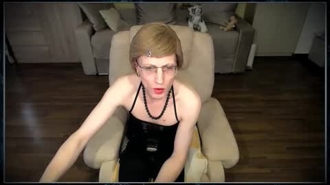 Snapshot of tvclementine chatting on 1, 11, 2025 Clementine online show from 1, 11, 2025