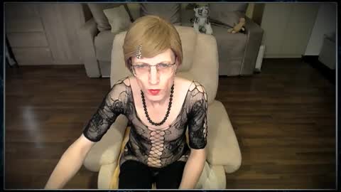 Snapshot of tvclementine chatting on 3, 11, 2025 Clementine online show from 3, 11, 2025