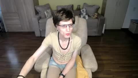 Snapshot of tvclementine chatting on 16, 4, 2026 Clementine online show from 16, 4, 2026