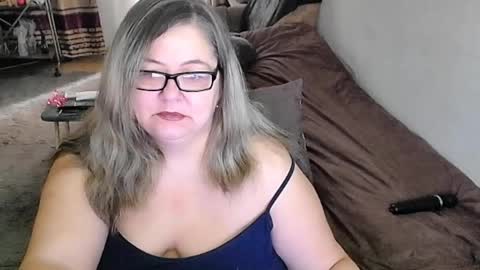 Lana online show from 10, 4, 2026