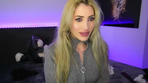 Snapshot of tweety_twist chatting on 24, 12, 2024 MayCarrey online show from 24, 12, 2024