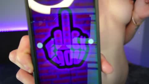 Snapshot of tweety_twist chatting on 4, 1, 2025 MayCarrey online show from 4, 1, 2025