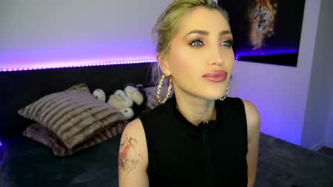 Snapshot of tweety_twist chatting on 4, 2, 2025 MayCarrey online show from 4, 2, 2025