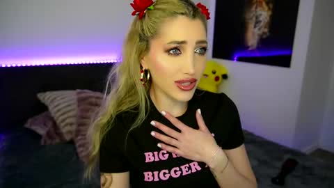 Snapshot of tweety_twist chatting on 11, 2, 2025 MayCarrey online show from 11, 2, 2025