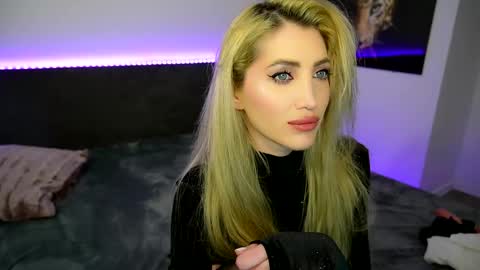 Snapshot of tweety_twist chatting on 25, 2, 2025 MayCarrey online show from 25, 2, 2025