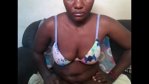 Snapshot of twerker_lyly chatting on 5, 12, 2025 twerker_lyly online show from 5, 12, 2025