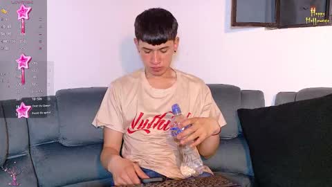 Snapshot of twink_daren chatting on 28, 10, 2025 Mr Daren online show from 28, 10, 2025