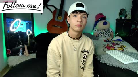 Snapshot of twink_sebas_ chatting on 6, 12, 2024 Bad boy sebastian online show from 6, 12, 2024