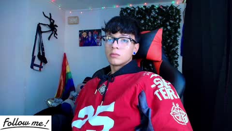 Snapshot of twink_sebas_ chatting on 19, 1, 2025 Bad boy sebastian online show from 19, 1, 2025