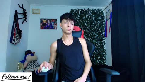 Snapshot of twink_sebas_ chatting on 2, 2, 2025 Bad boy sebastian online show from 2, 2, 2025