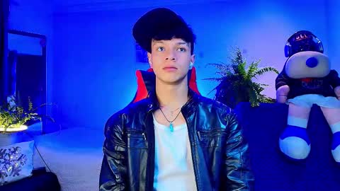 Snapshot of twink_sebas_ chatting on 16, 10, 2025 Bad boy sebastian online show from 16, 10, 2025