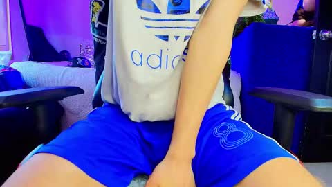 Snapshot of twink_sebas_ chatting on 11, 11, 2025 Bad boy sebastian online show from 11, 11, 2025