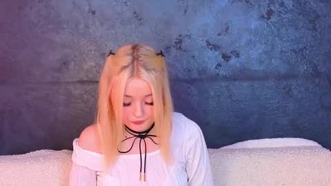 twinklefluff online show from 8, 3, 2025