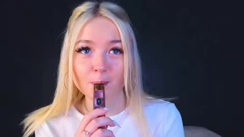 twinklefluff online show from 9, 3, 2025