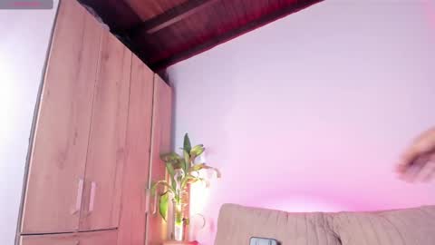Snapshot of twinksboys_23 chatting on 21, 10, 2025 twinksboys_23 online show from 21, 10, 2025