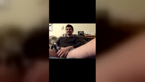 Snapshot of twinkymcgee1234 chatting on 5, 12, 2025 TwinkyMcgee online show from 5, 12, 2025