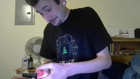 Snapshot of twinkymcgee1234 chatting on 14, 12, 2025 TwinkyMcgee online show from 14, 12, 2025