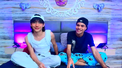 Snapshot of twinslovers_ chatting on 17, 9, 2025 twinslovers_ online show from 17, 9, 2025
