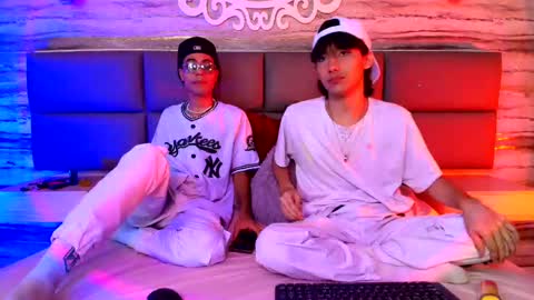 Snapshot of twinslovers_ chatting on 28, 9, 2025 twinslovers_ online show from 28, 9, 2025