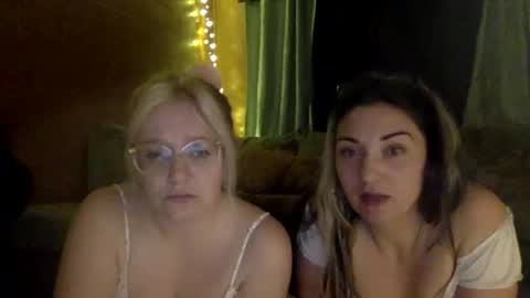 two_broke_girlz online show from 3, 4, 2026