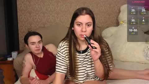 Snapshot of twobabesweet chatting on 16, 10, 2025 Welcome guys We Lili and Vic PVT open online show from 16, 10, 2025
