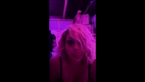 Twocrazy85 online show from 4, 4, 2026