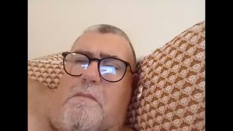 twohats2810 online show from 30, 11, 2025