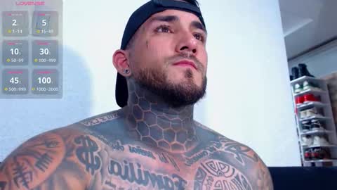 Snapshot of twonaugthy77 chatting on 16, 11, 2025 Angel online show from 16, 11, 2025